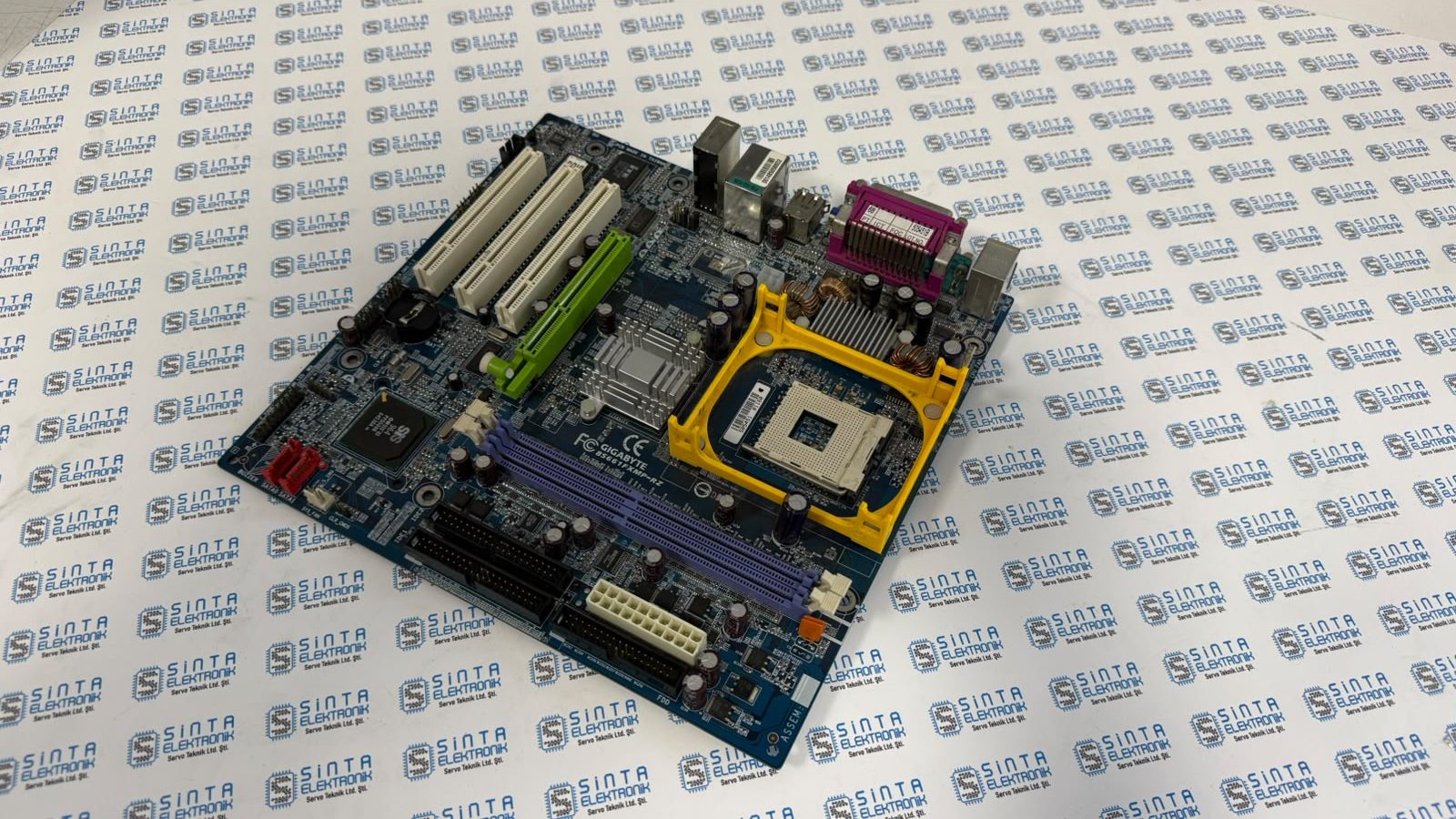 Gigabyte 8S661FXMP-RZ Micro-ATX Anakart 1 Gigabyte 8S661FXMP-RZ Micro-ATX Anakart